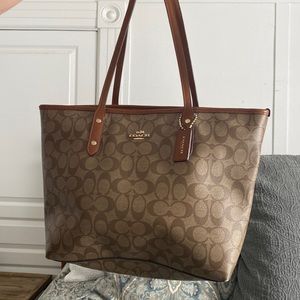 Coach city zip tote 👜